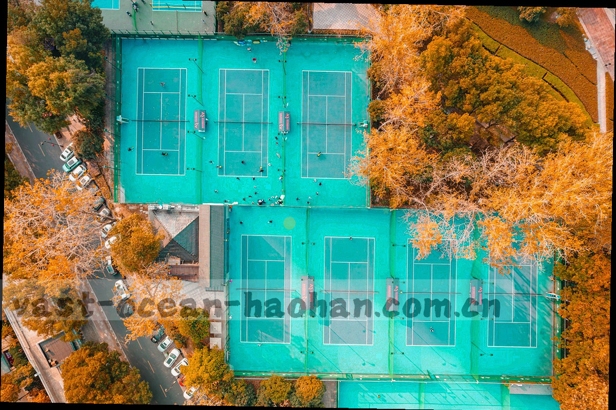 抽象桌面界面分栏示意，左侧为赛后战报列表，右侧为场馆资料卡，深海蓝底色